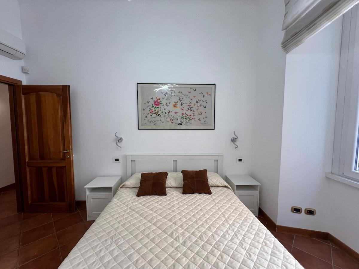 Paolina Lovely Roma